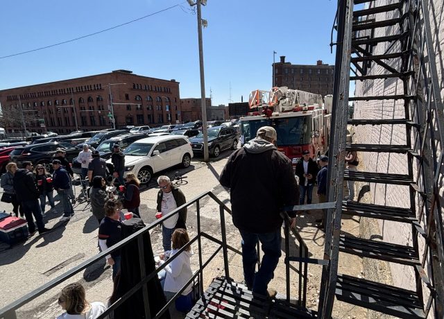 59810520-3FC4-470A-9FB0-38BA651AF2FD